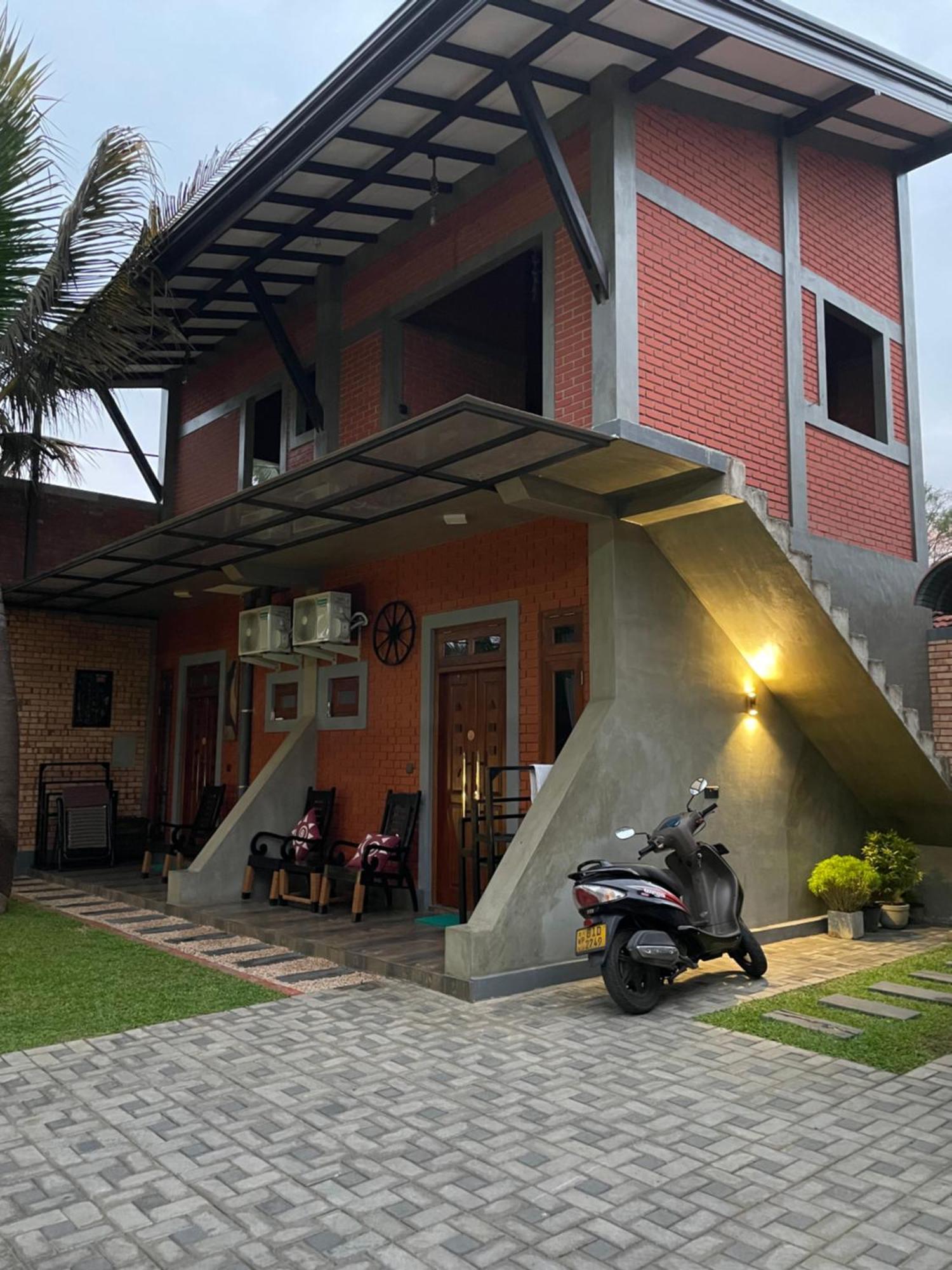 Airport Colombo Pocket Paradise Seeduwa Buitenkant foto